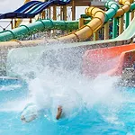 Prainha Family Fun | Balcony & Pools *