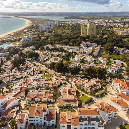 شقة Prainha Family Fun | Balcony & Pools ألفور