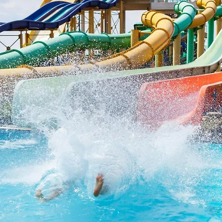 Prainha Family Fun | Balcony & Pools