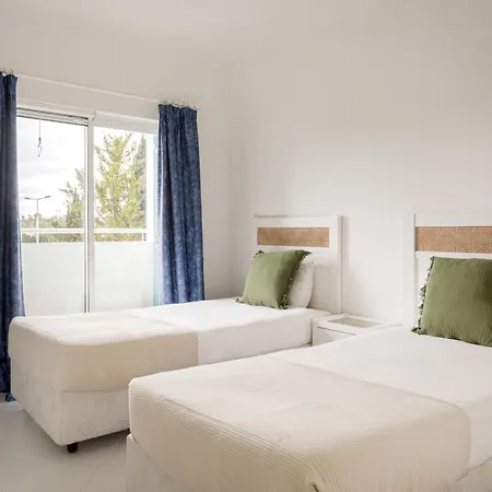 Prainha Family Fun | Balcony & Pools * Alvor