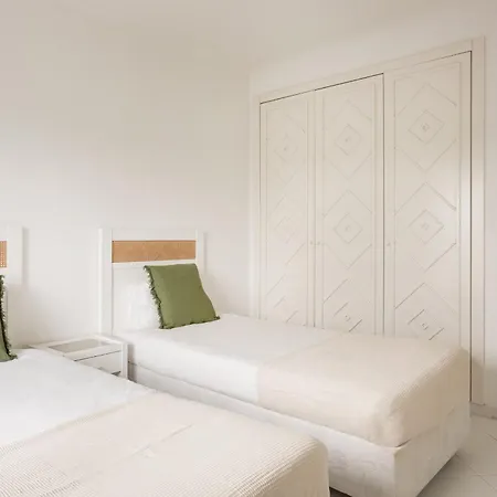 Prainha Family Fun | Balcony & Pools Apartamento *